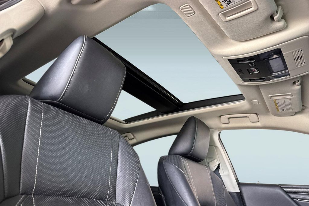 صورة مصغرة 23 لـ 2023 Lexus ES 350 LUXURY