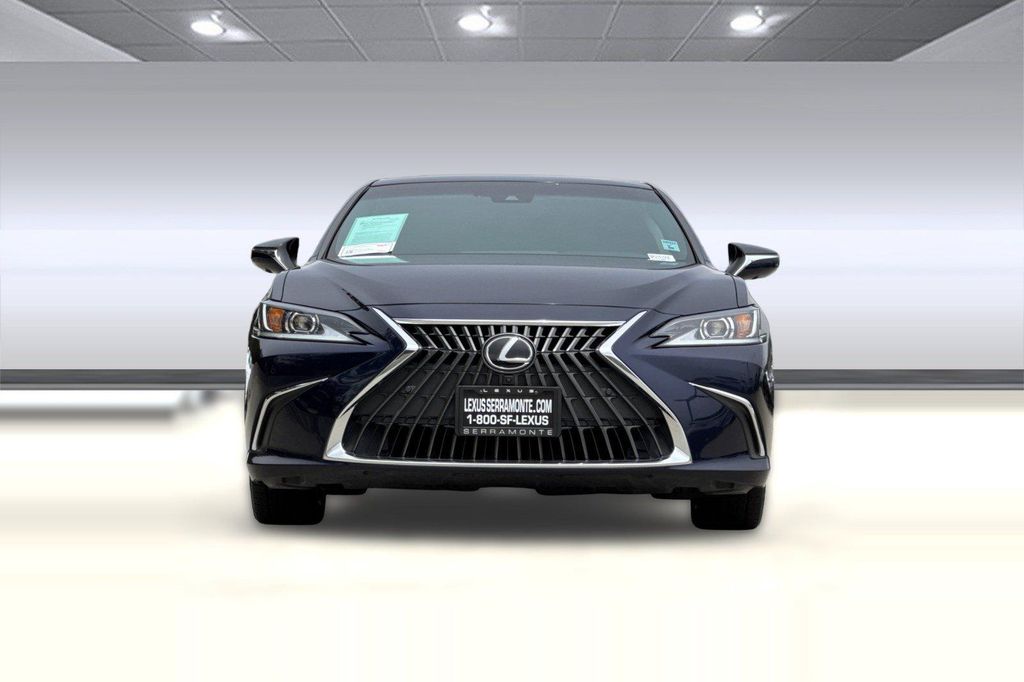 صورة 5 لـ 2023 Lexus ES 350 LUXURY