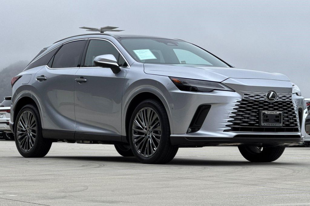 صورة 6 لـ 2024 Lexus RX 450H+ BASE