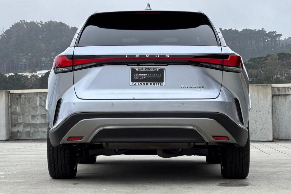صورة 9 لـ 2024 Lexus RX 450H+ BASE