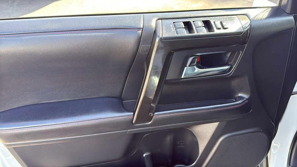 صورة مصغرة 15 لـ 2024 Toyota 4RUNNER TRD PRO