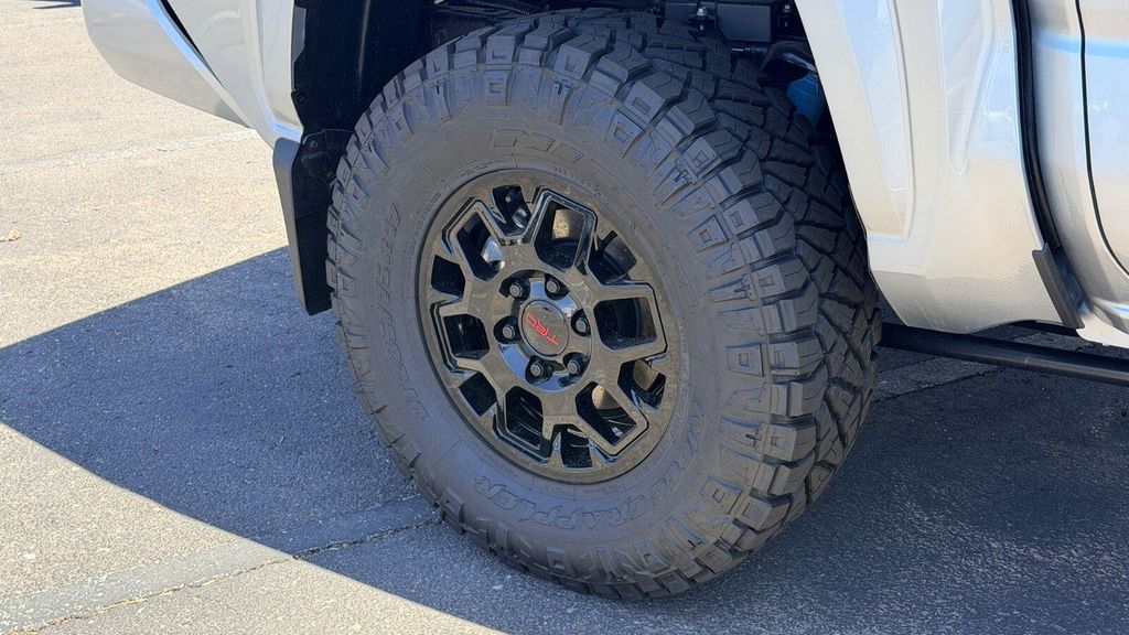 2026 Toyota TACOMA SR5 — фото 10