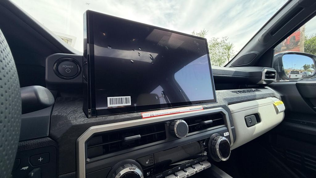 2026 Toyota TACOMA HYBRID LIMITED — миниатюра 23