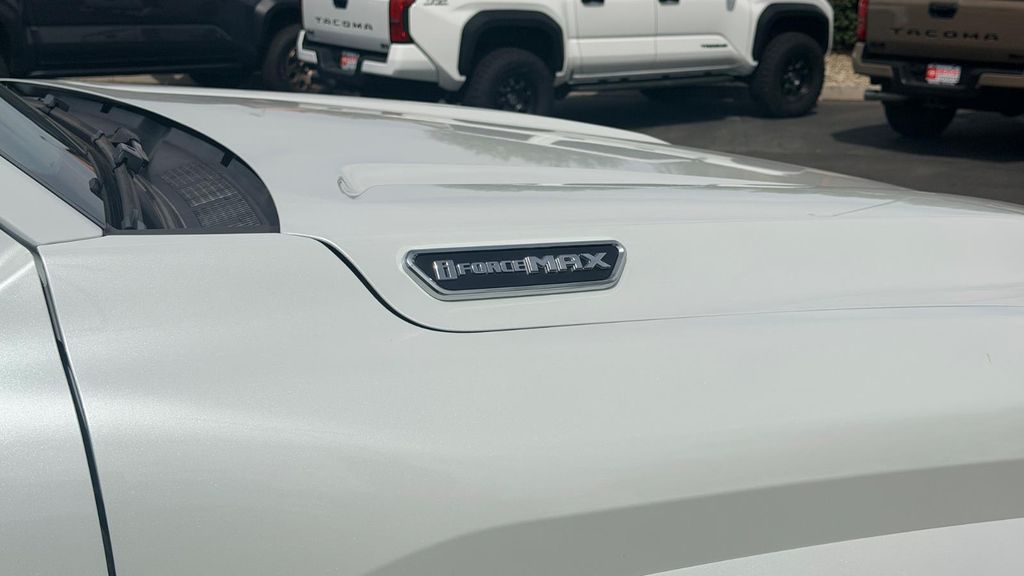 2026 Toyota TACOMA HYBRID LIMITED — фото 8