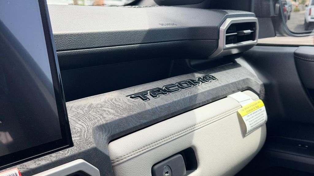2026 Toyota TACOMA HYBRID LIMITED — миниатюра 25