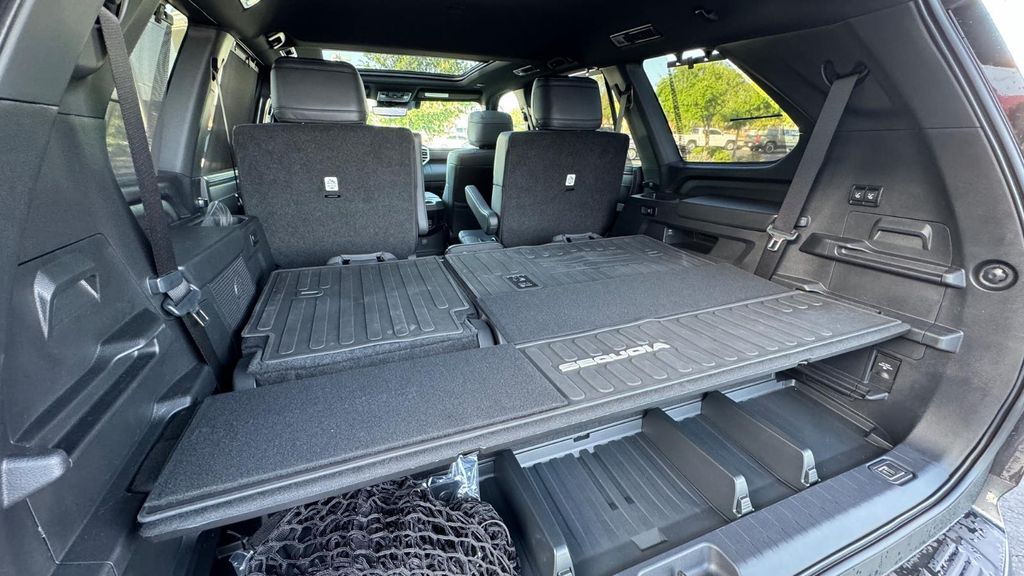 2026 Toyota SEQUOIA PLATINUM — фото 10