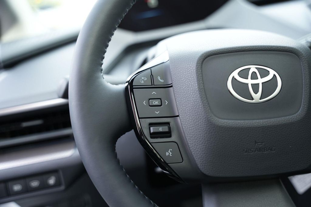 صورة مصغرة 12 لـ 2027 Toyota PRIUS XLE