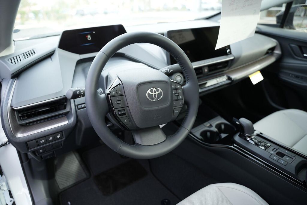 صورة مصغرة 11 لـ 2027 Toyota PRIUS XLE