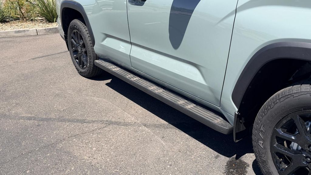 2026 Toyota SEQUOIA SR5 照片 9