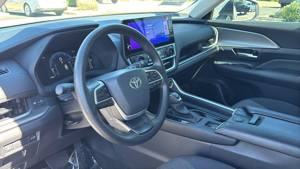 2026 Toyota HIGHLANDER LE — миниатюра 24