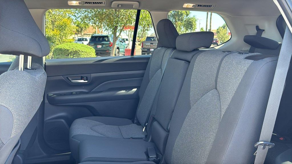 2026 Toyota HIGHLANDER LE — миниатюра 29