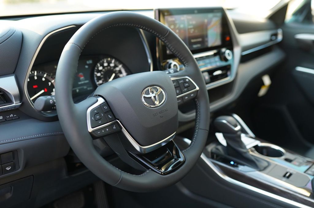 TOYOTA HIGHLANDER - 10