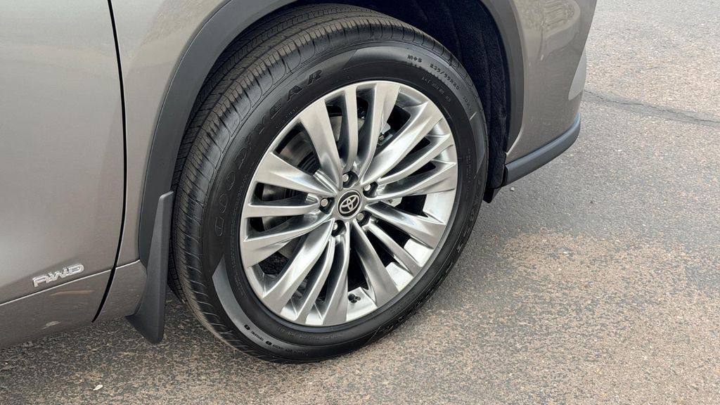 TOYOTA HIGHLANDER - 7