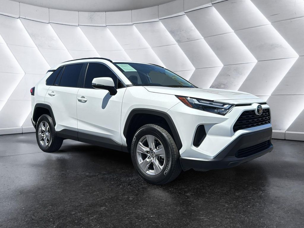 TOYOTA RAV4 - 1