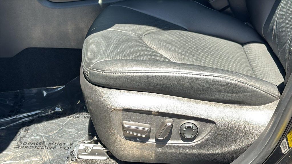 صورة مصغرة 28 لـ 2024 Toyota HIGHLANDER PLATINUM