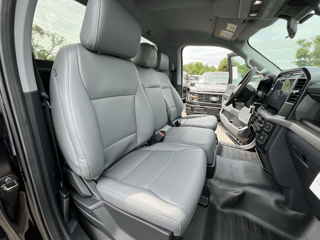 صورة مصغرة 29 لـ 2026 FORD F-150 XL