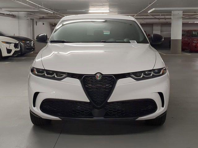 New 2025 Alfa Romeo Tonale Base