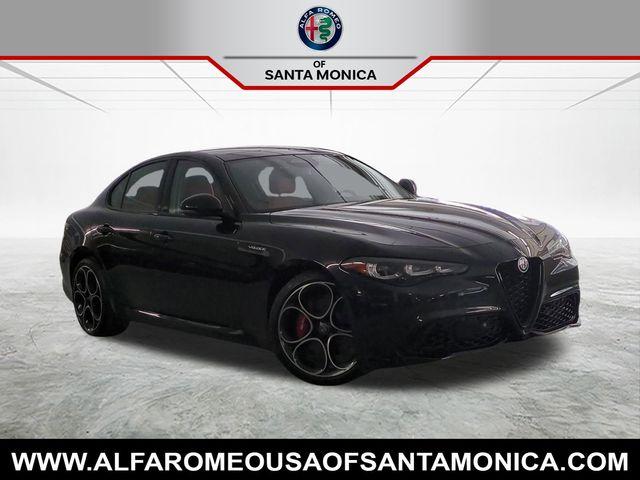 New 2025 Alfa Romeo Giulia Base