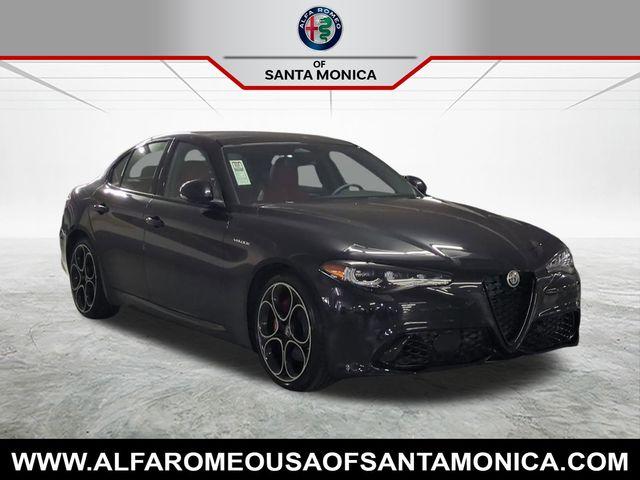 New 2025 Alfa Romeo Giulia Base