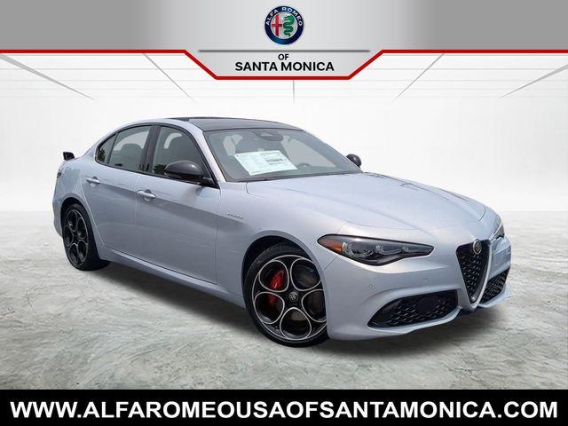 New 2025 Alfa Romeo Giulia Base