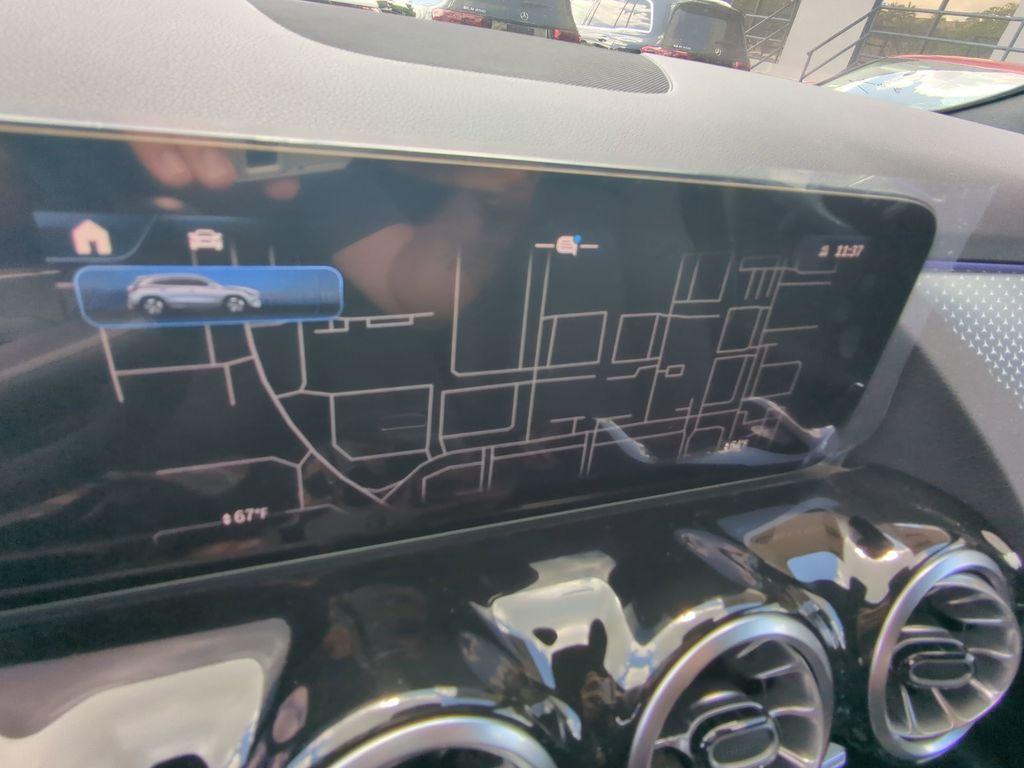 MERCEDES-BENZ GLA - 8