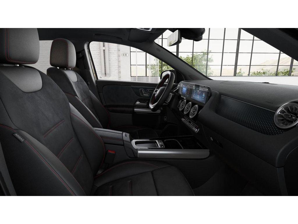 MERCEDES-BENZ GLA - 4