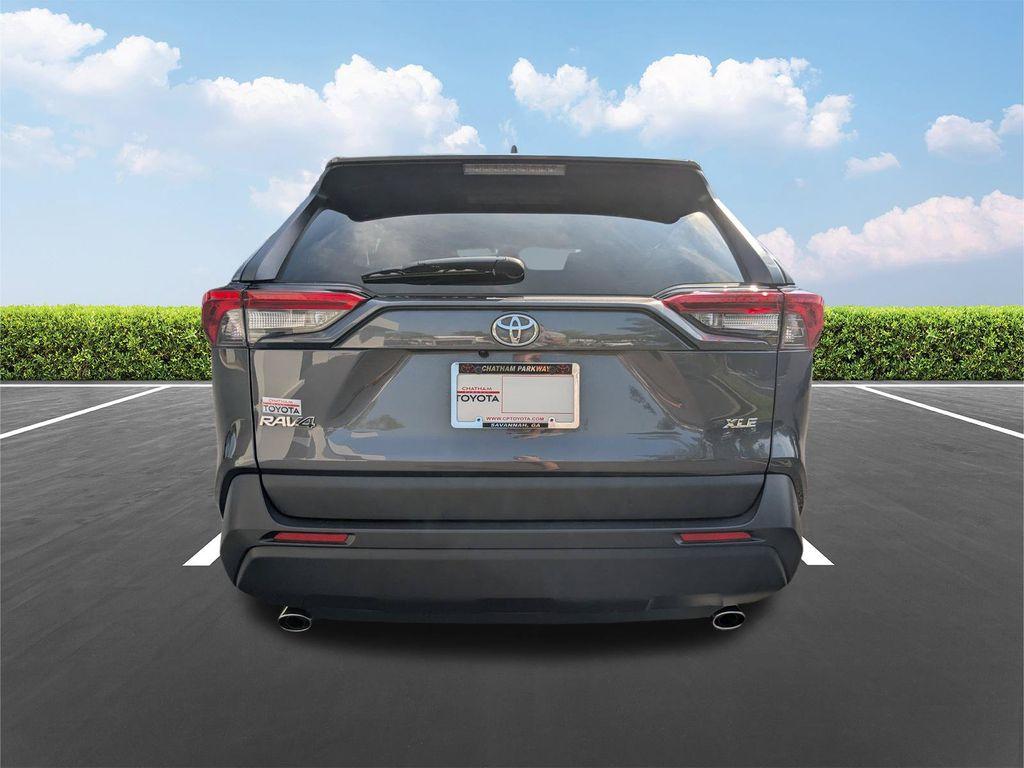 2025 Toyota RAV4 XLE — миниатюра 6