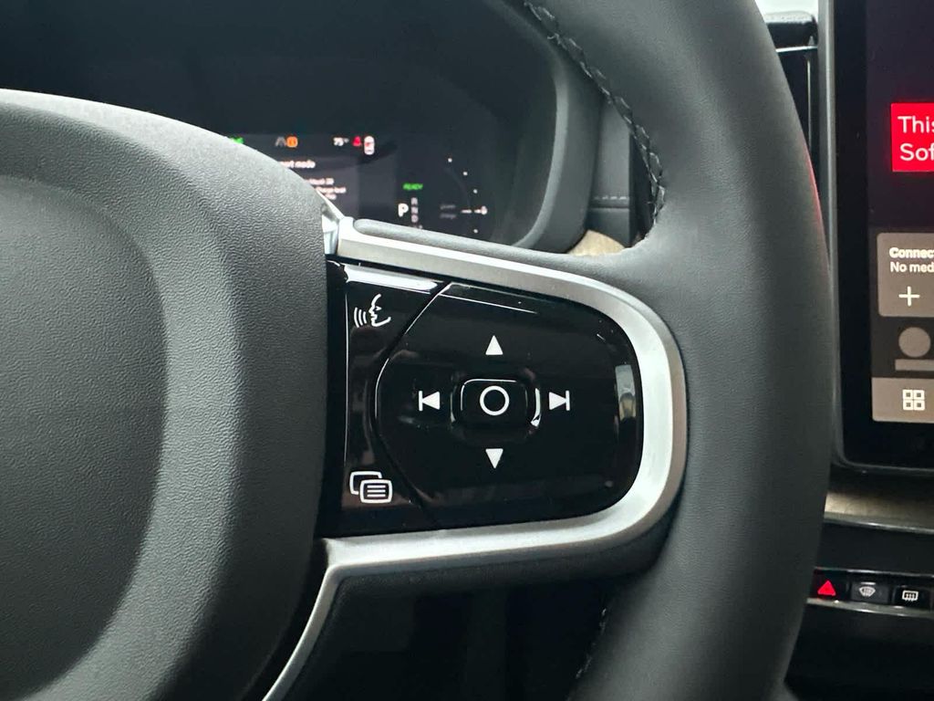 صورة مصغرة 14 لـ 2026 Volvo XC60 PLUG-IN HYBRID ULTRA, T8 AWD ELECTRIC/GASOLIN