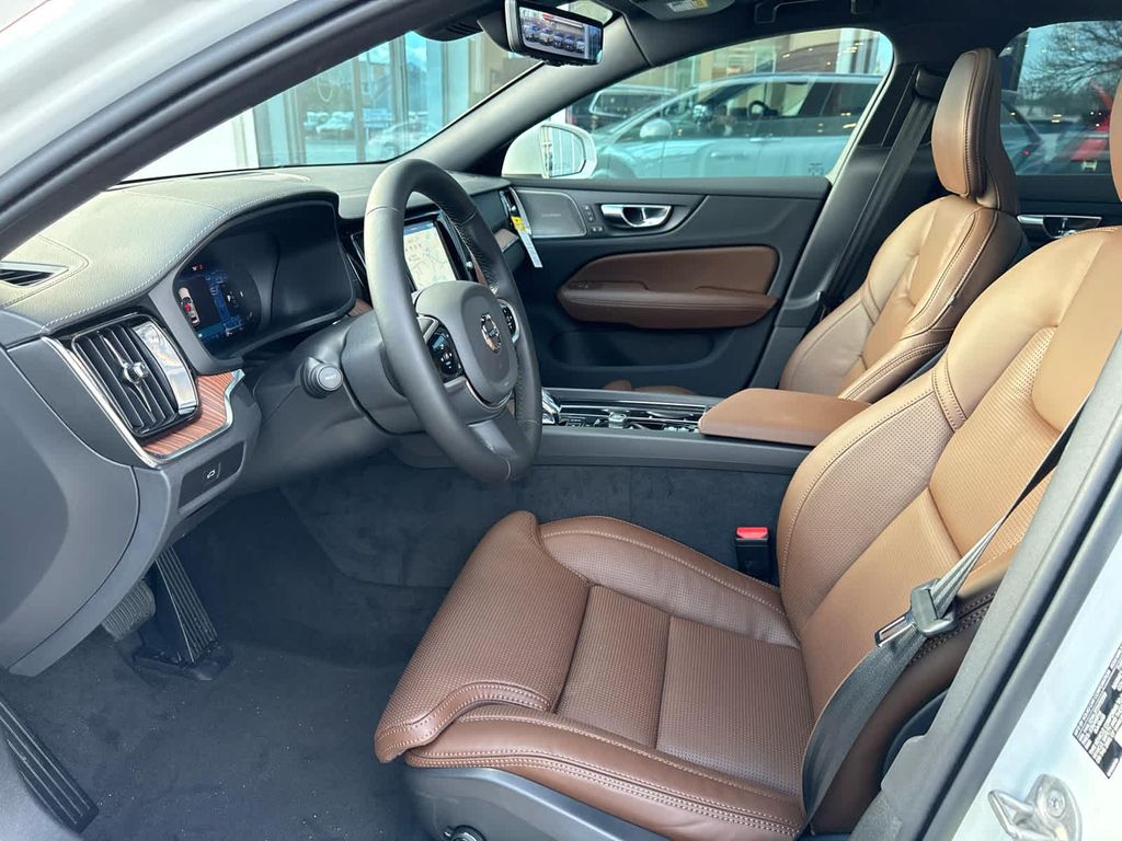2026 Volvo V60 CROSS COUNTRY ULTRA, B5 AWD GAS (MILD HYBRID) — фото 8
