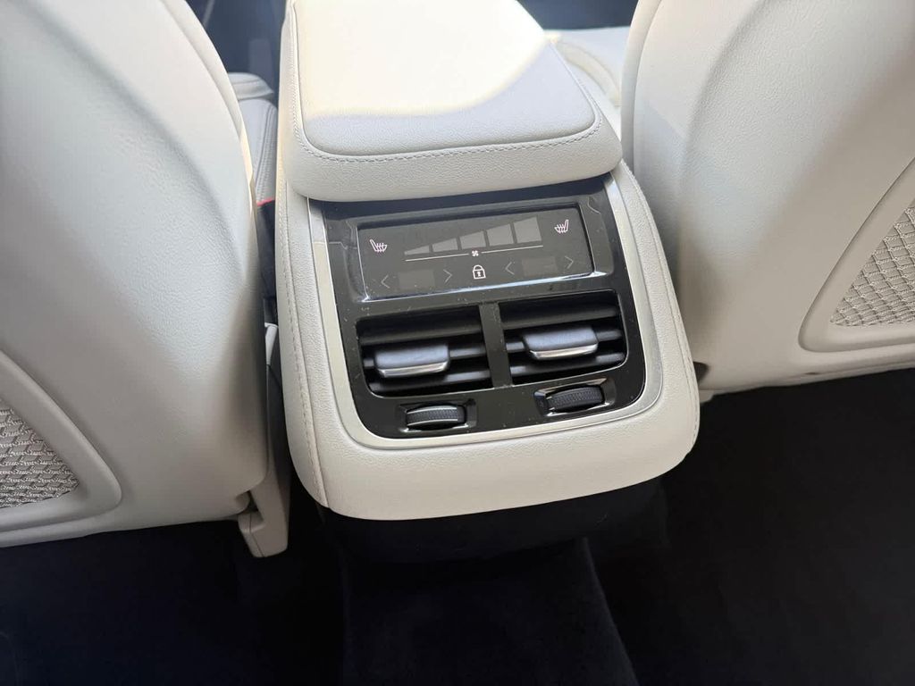 2026 Volvo XC90 ULTRA, B6 AWD GAS (MILD HYBRID), GASOLINE, BR 缩略图 16