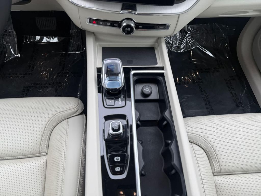 صورة مصغرة 15 لـ 2026 Volvo XC60 B5 ULTRA