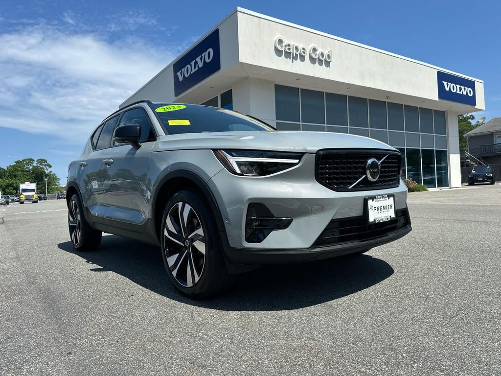 2024 Volvo XC40 B5 PLUS DARK THEME 照片 2
