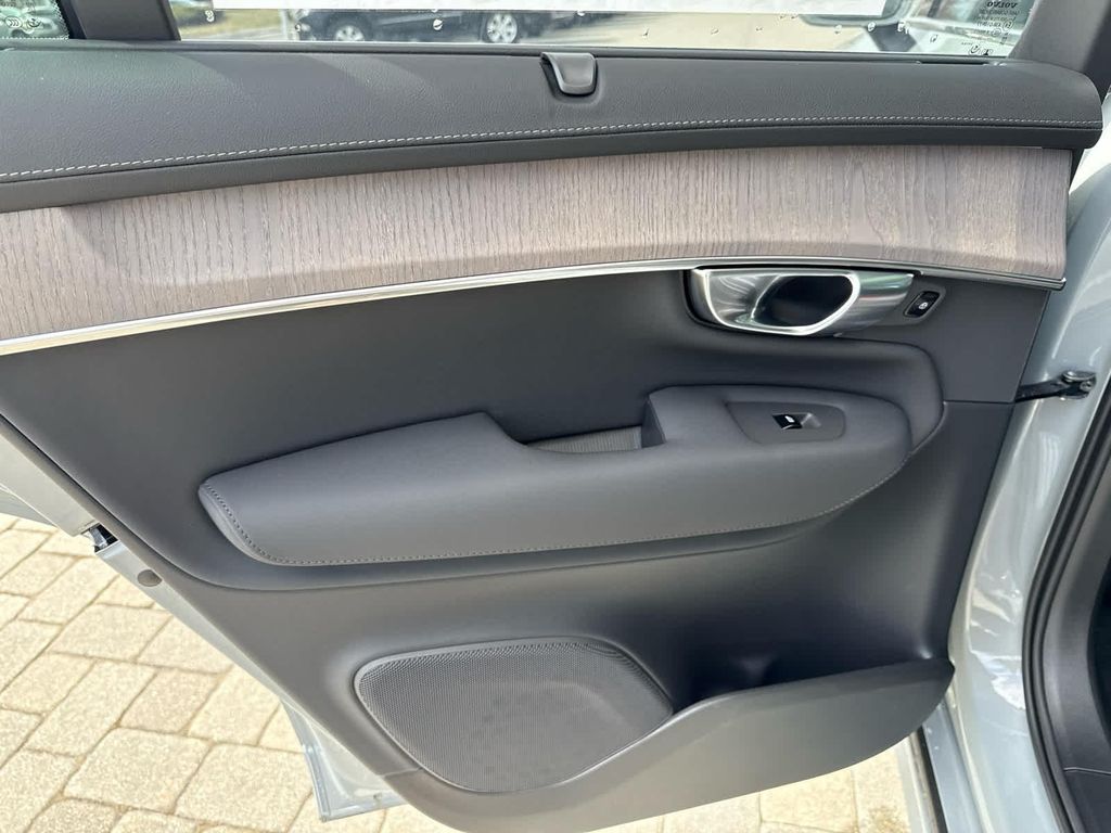 2026 Volvo XC90 ULTRA, B6 AWD GAS (MILD HYBRID), GASOLINE, BR — фото 9