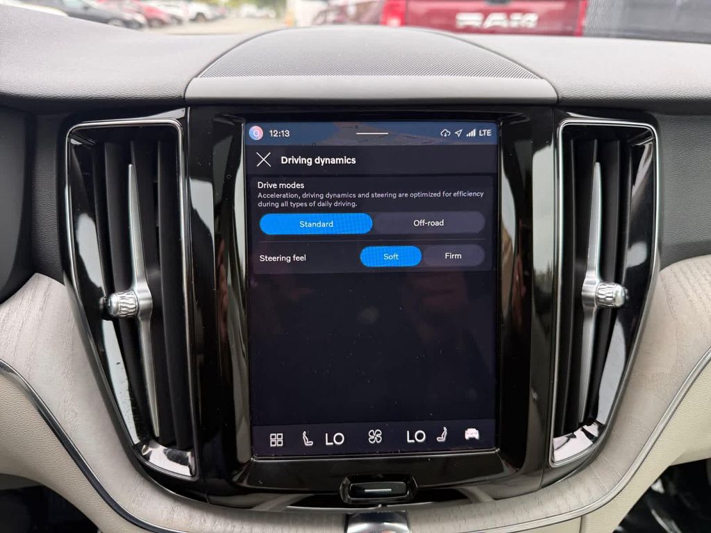 2024 Volvo XC60 B5 PLUS DARK THEME — миниатюра 26