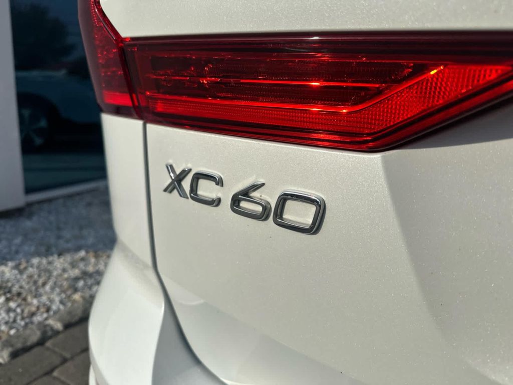 صورة مصغرة 27 لـ 2022 Volvo XC60 B5 MOMENTUM