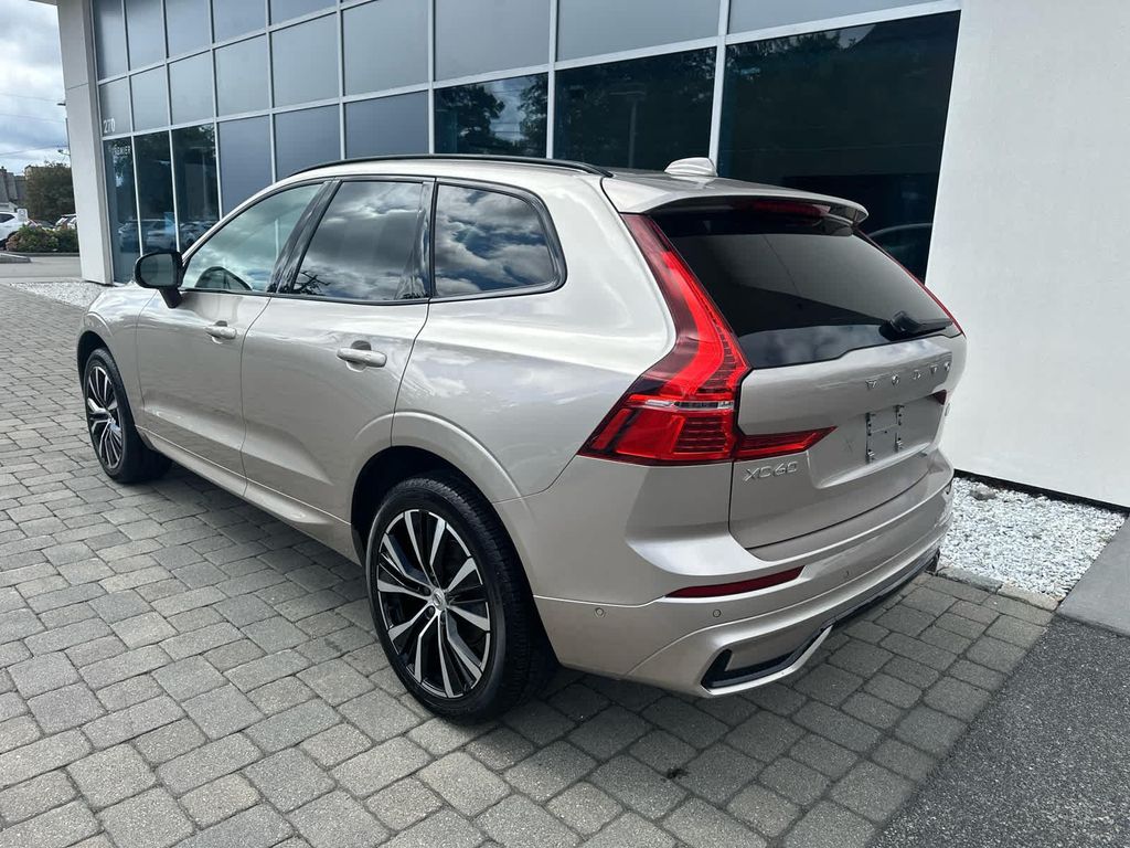 2025 Volvo XC60 B5 ULTRA 照片 25