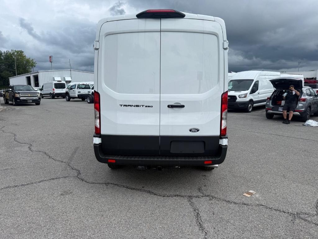 صورة 5 لـ 2026 FORD TRANSIT-250 148 WB MEDIUM ROOF CARGO
