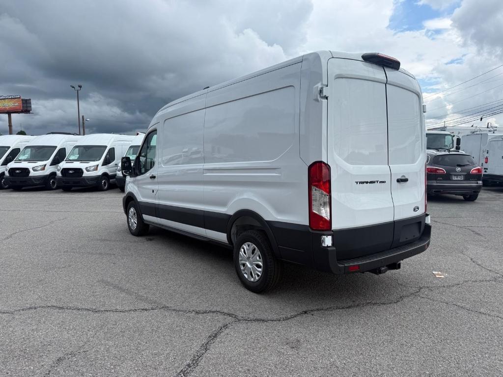 صورة 6 لـ 2026 FORD TRANSIT-250 148 WB MEDIUM ROOF CARGO