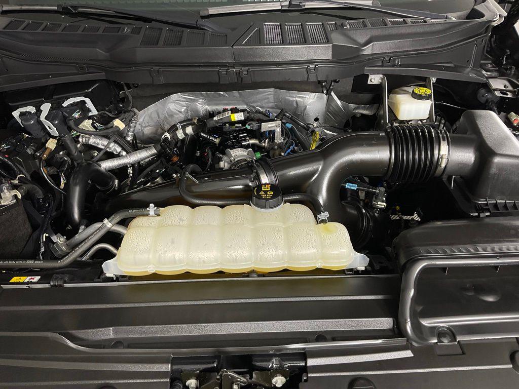 صورة 9 لـ 2023 FORD F-150 XL
