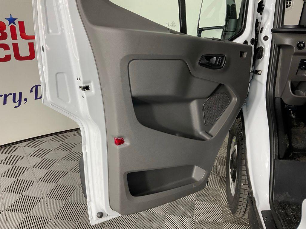 صورة مصغرة 12 لـ 2026 FORD TRANSIT-250 BASE