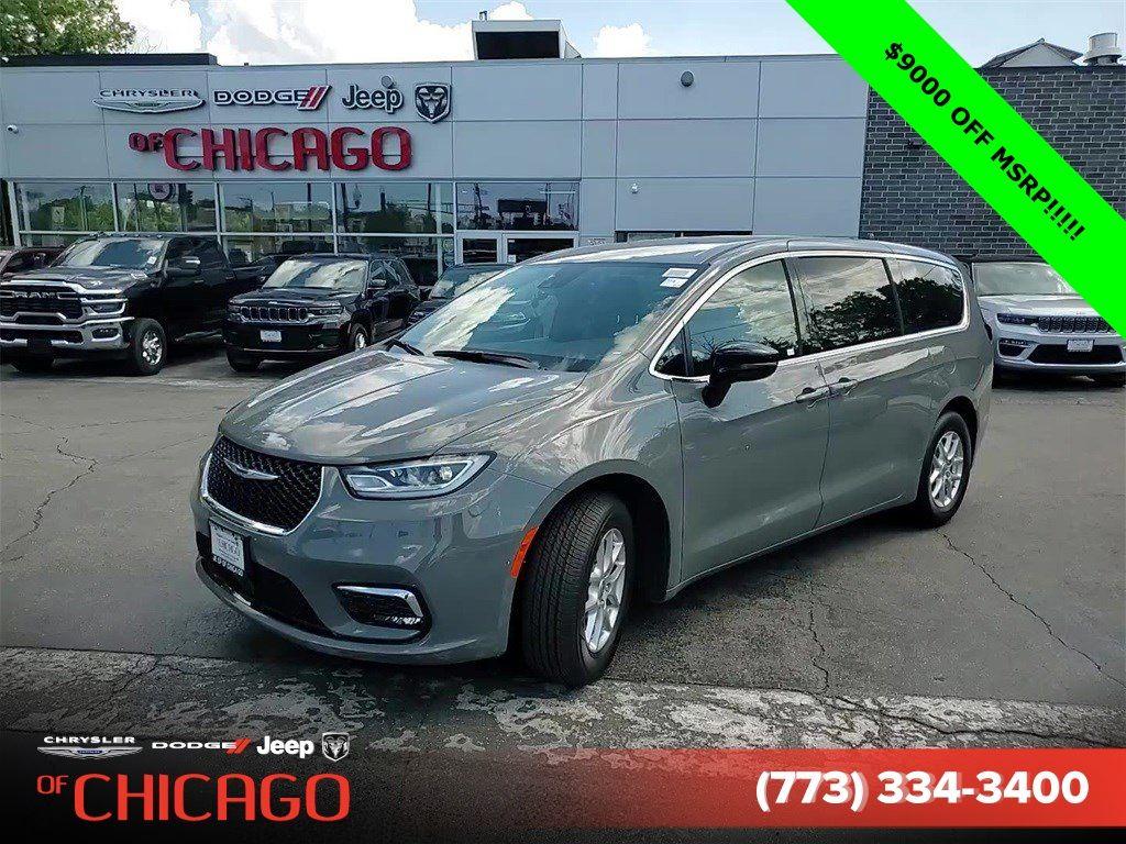 New 2025 Chrysler Pacifica Select