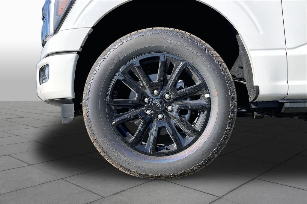 2026 FORD F-150 PLATINUM photo 8