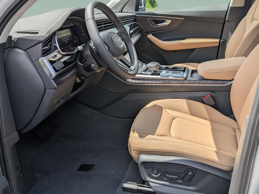 صورة 10 لـ 2026 AUDI Q7 45 PREMIUM