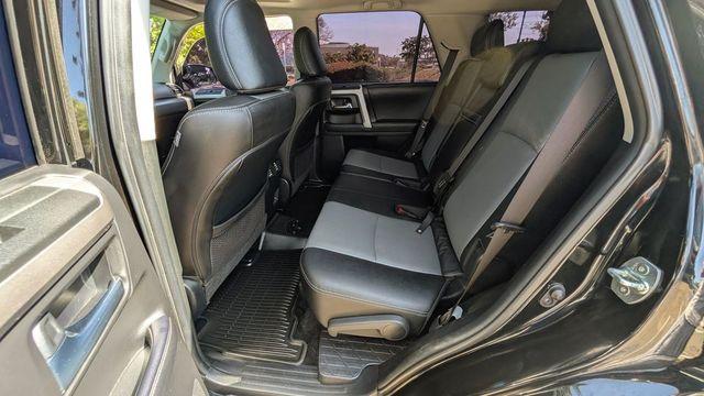 2023 Toyota 4RUNNER SR5 PREMIUM thumbnail 34