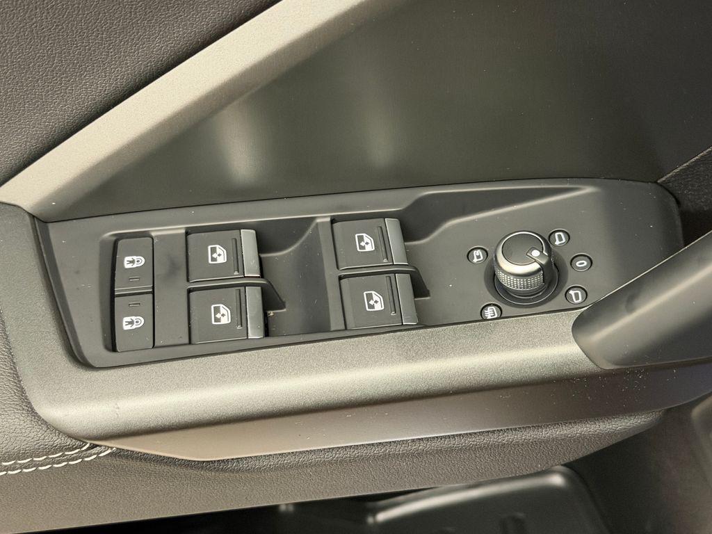 صورة مصغرة 39 لـ 2023 AUDI Q3 45 S LINE PREMIUM PLUS
