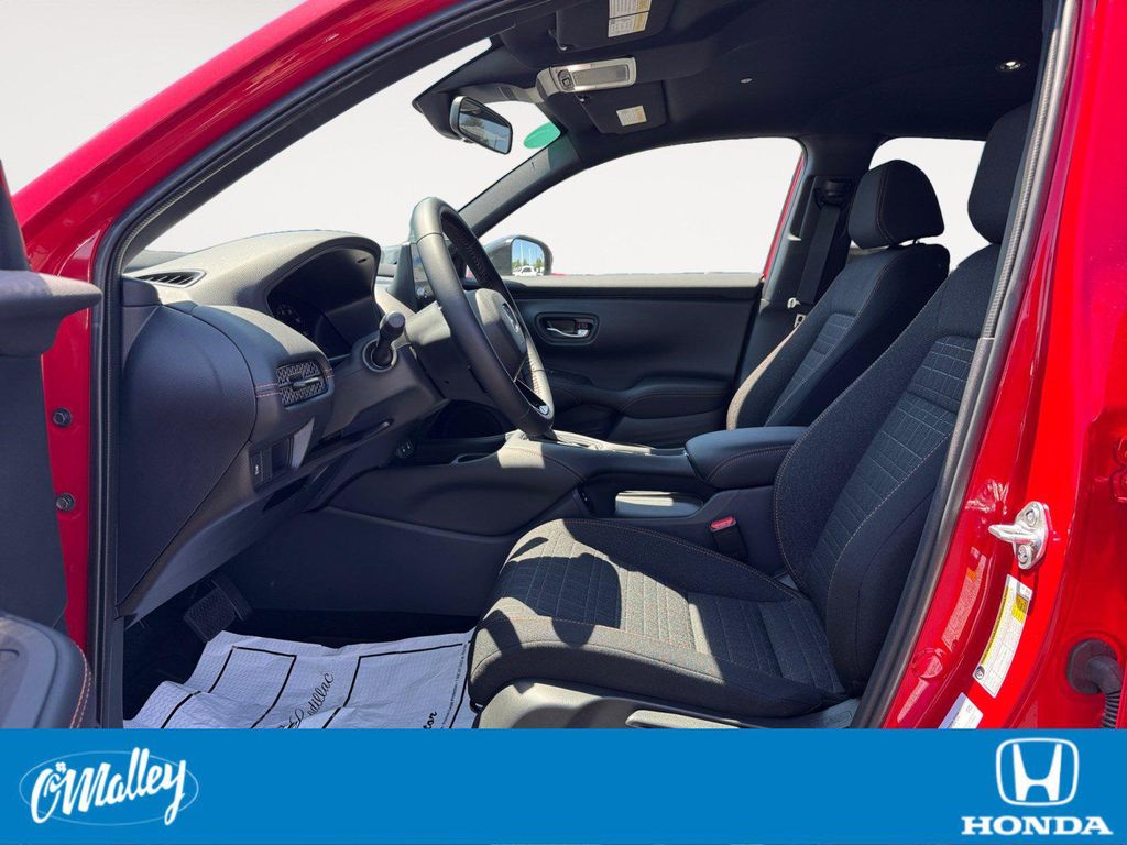صورة 10 لـ 2027 Honda HR-V SPORT