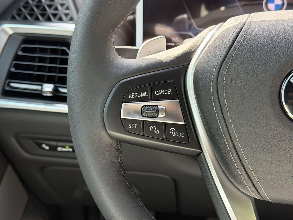 صورة مصغرة 15 لـ 2026 BMW X5 XDRIVE40I