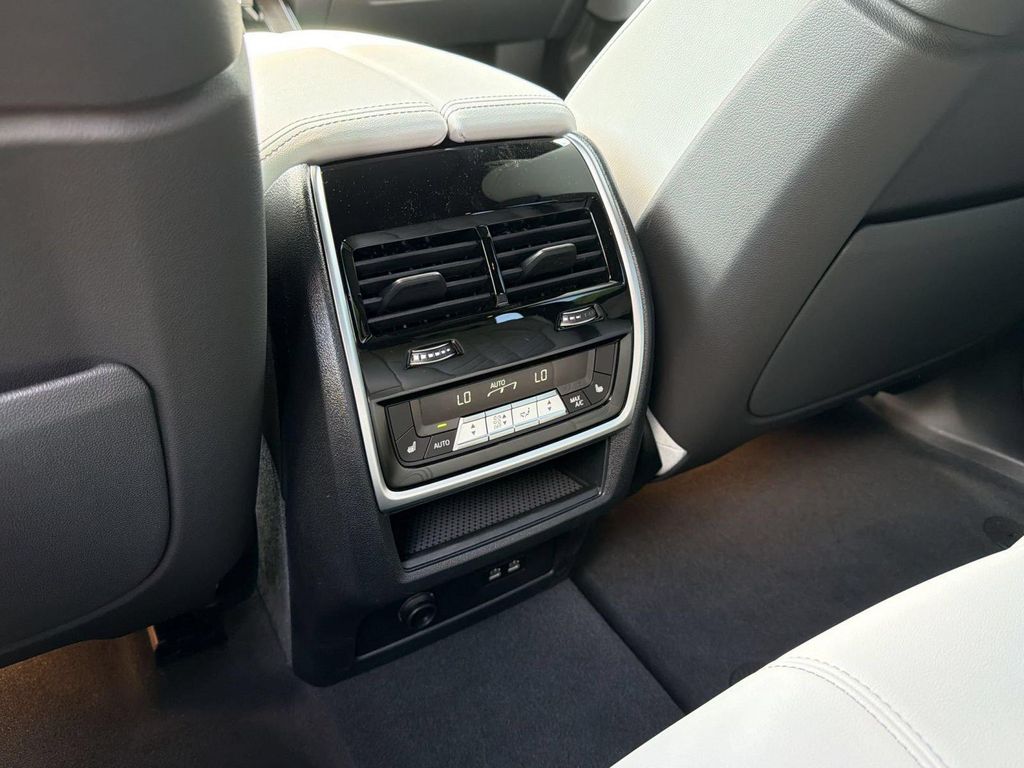 صورة مصغرة 27 لـ 2026 BMW X5 XDRIVE40I