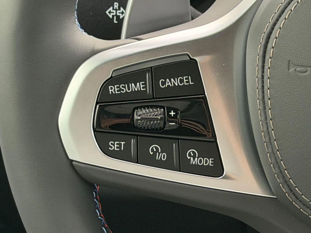 2026 BMW X5 M60I thumbnail 17