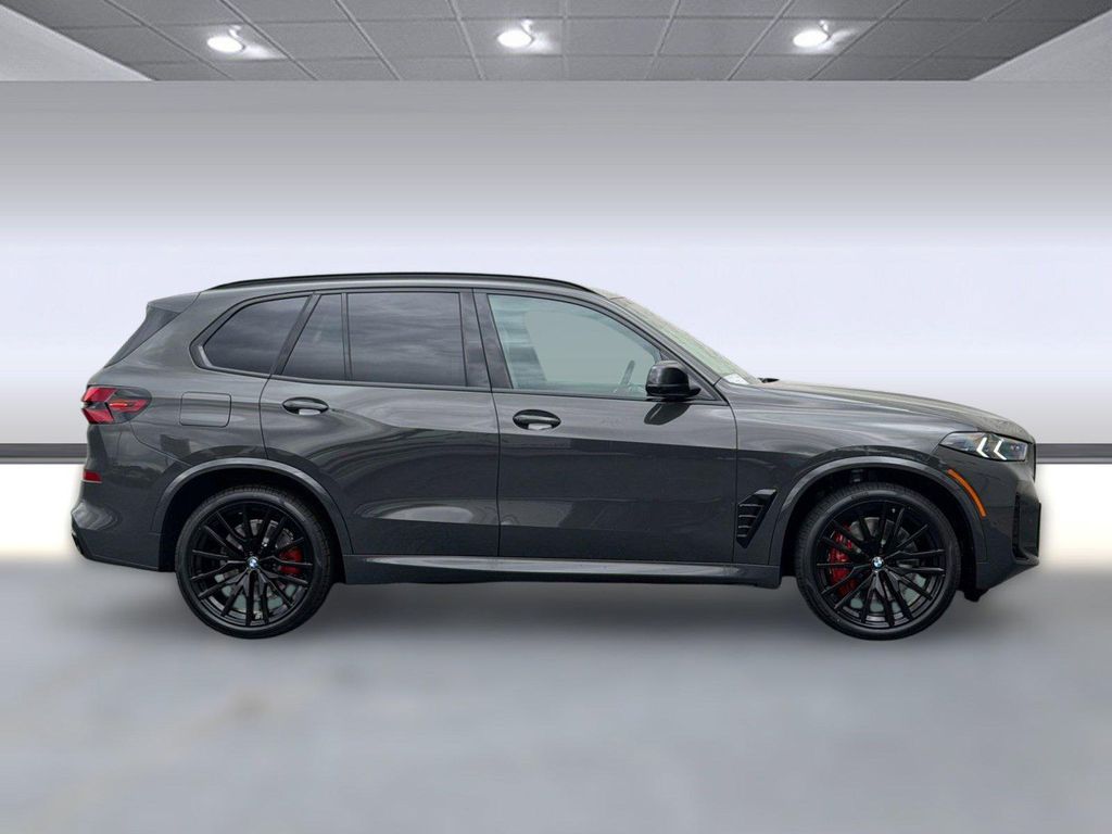 2026 BMW X5 M60I — фото 8